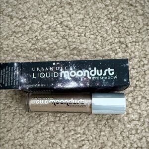 Urban Decay Liquid Moondust Eyeshadow - chem trail